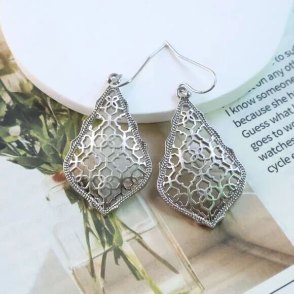 NWOT Kendra Scott Addie Silver Drop Earrings in Silver Filigree Mix - Picture 5 of 16
